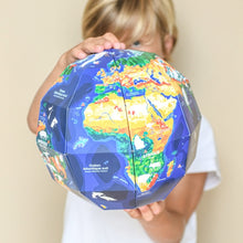 Charger l'image dans la galerie, Globe à construire avec Stickers - Notre Planète (8/14 ans)