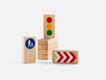 Charger l'image dans la galerie, Panneaux de signalisation en bois