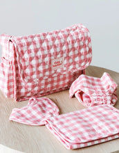 Charger l'image dans la galerie, Coffret Sac à Langer poupée - Vichy rose