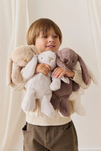 Charger l'image dans la galerie, Peluche Lapin Penelope Caramel - 30cm