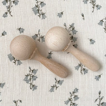 Charger l'image dans la galerie, Paire de Maracas en bois