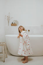 Charger l'image dans la galerie, Poncho de Bain Suzon - Coeur Rouge (4/6 ans)