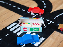 Charger l'image dans la galerie, Panneaux de signalisation en bois
