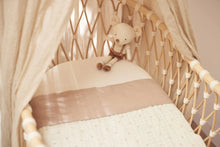Charger l'image dans la galerie, Couverture en gaze de coton - Wild Rose
