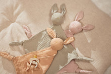 Charger l'image dans la galerie, Attache Tétine Lapin - Wild Rose
