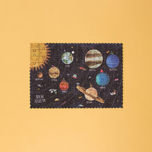 Charger l'image dans la galerie, Puzzle Pocket Discover The Planets - 100 pièces
