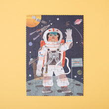 Charger l'image dans la galerie, Puzzle Pocket Astronaut - 36 pièces

