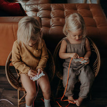 Charger l'image dans la galerie, Jouet à lacer - Le Chaton

