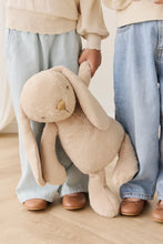 Charger l'image dans la galerie, Peluche Lapin Penelope Caramel - 45cm
