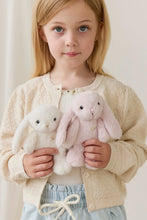 Charger l'image dans la galerie, Peluche Lapin Penelope Blossom - 15cm

