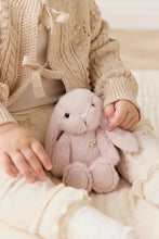 Charger l'image dans la galerie, Peluche Lapin Penelope Blossom - 15cm
