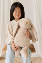 Charger l'image dans la galerie, Peluche Lapin Penelope Caramel - 45cm
