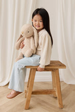 Charger l'image dans la galerie, Peluche Lapin Penelope Caramel - 45cm
