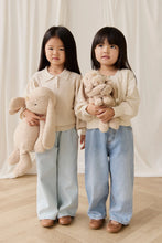 Charger l'image dans la galerie, Peluche Lapin Penelope Caramel - 45cm
