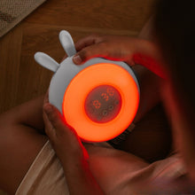 Charger l'image dans la galerie, Veilleuse Led &amp; Réveil - Lapin blanc
