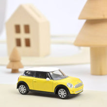 Charger l'image dans la galerie, Mini Cooper One - Jaune pâle
