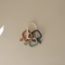 Charger l'image dans la galerie, Anneau de dentition en silicone - Clés

