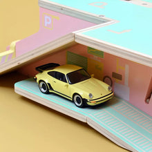 Charger l'image dans la galerie, Station Service Palm Springs + Porsche 911 Turbo Jaune
