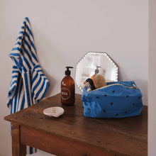 Charger l'image dans la galerie, Trousse de toilette Coeur Bleu
