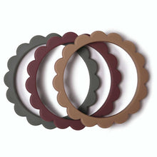 Charger l'image dans la galerie, Anneau de dentition Bracelets Fleur - Dried Thyme / Natural / Berry
