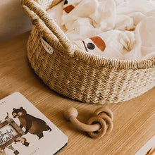 Charger l'image dans la galerie, Hochet en bois Arc en ciel
