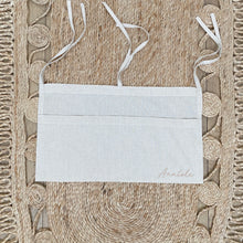 Charger l'image dans la galerie, Organisateur de lit " Manuscrit "
